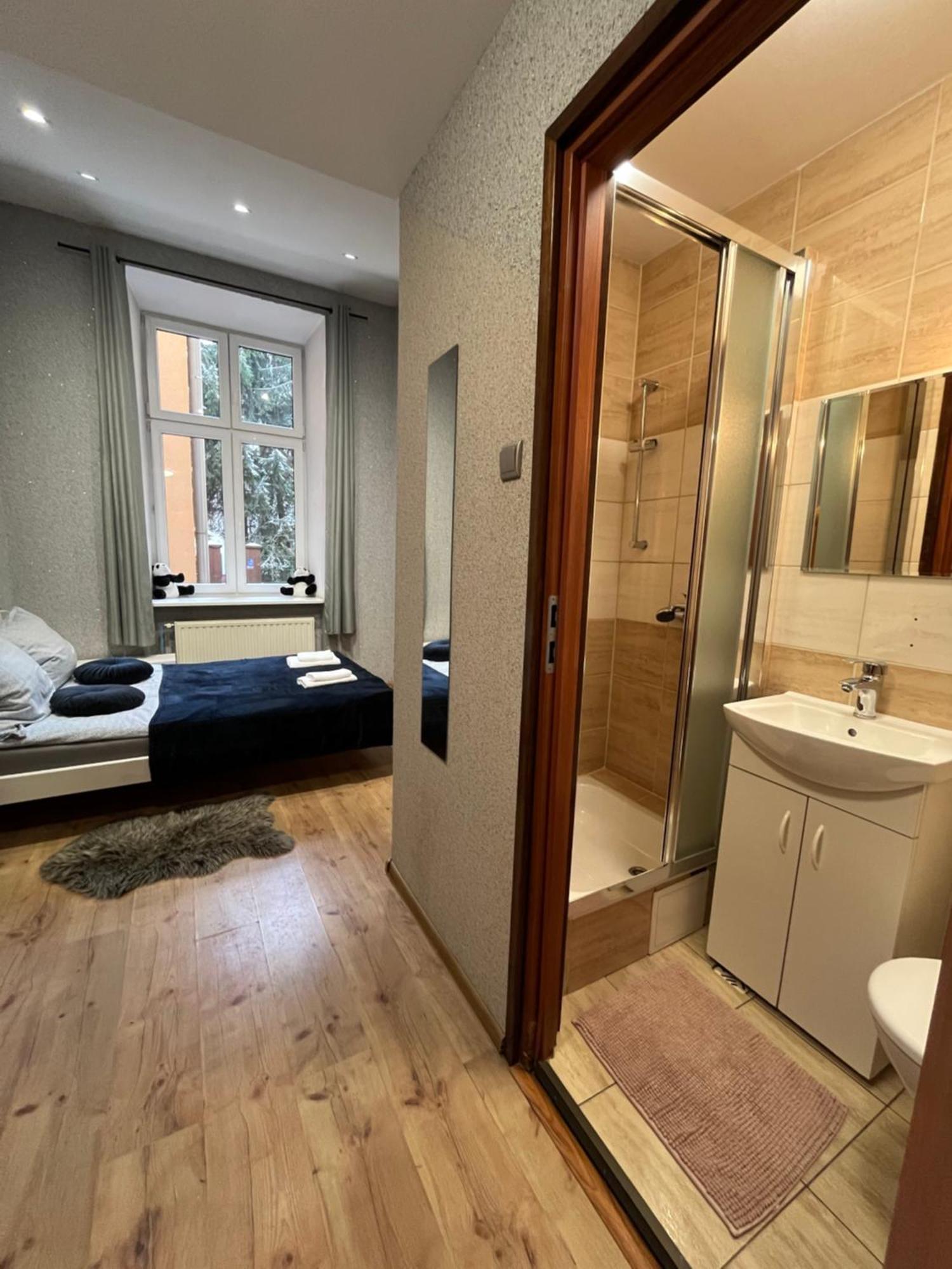 Apartment West13 *