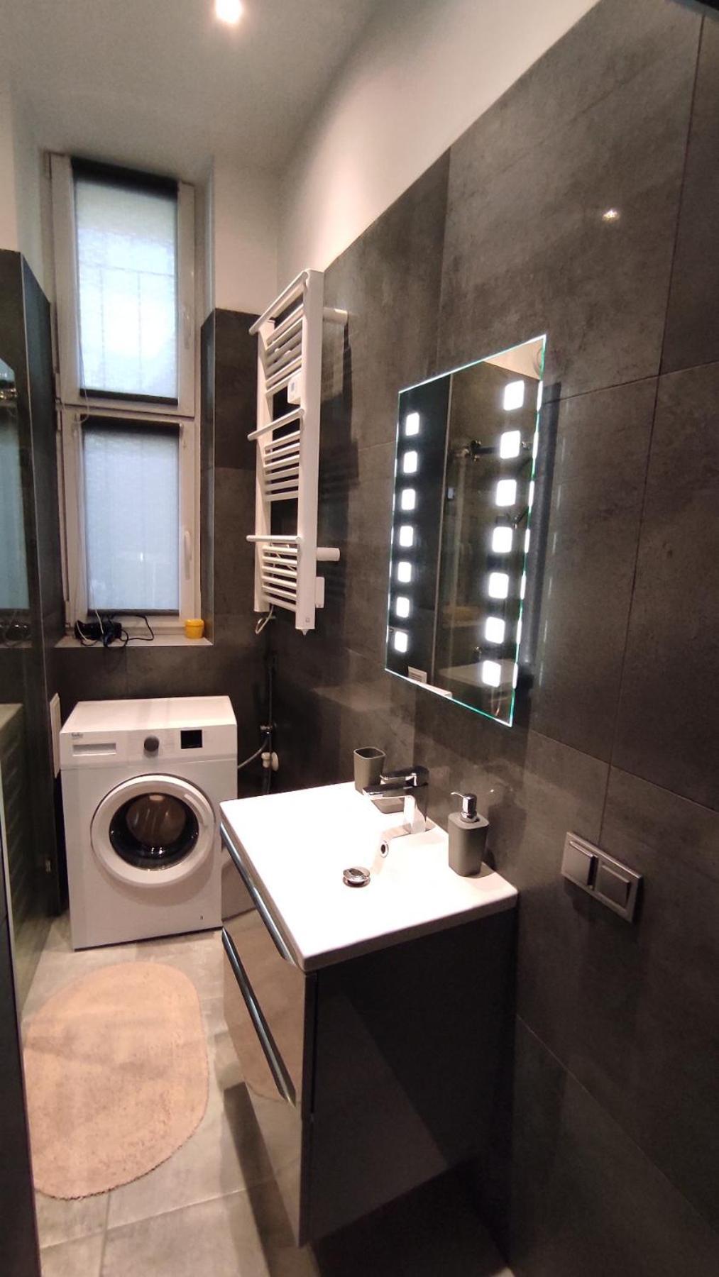 West13 Apartment *
