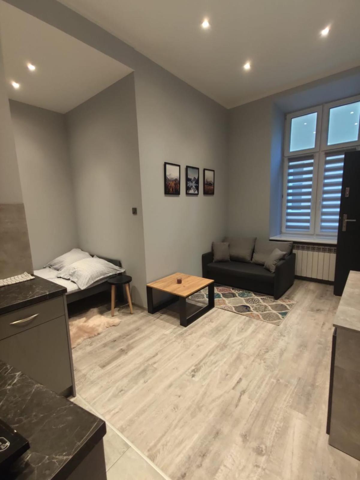 Apartment West13 *